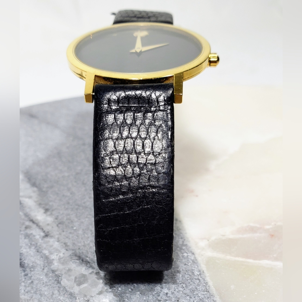 Movado 87-45-882, Museum dial w/original leather strap and clasp. - Picture 4 of 11